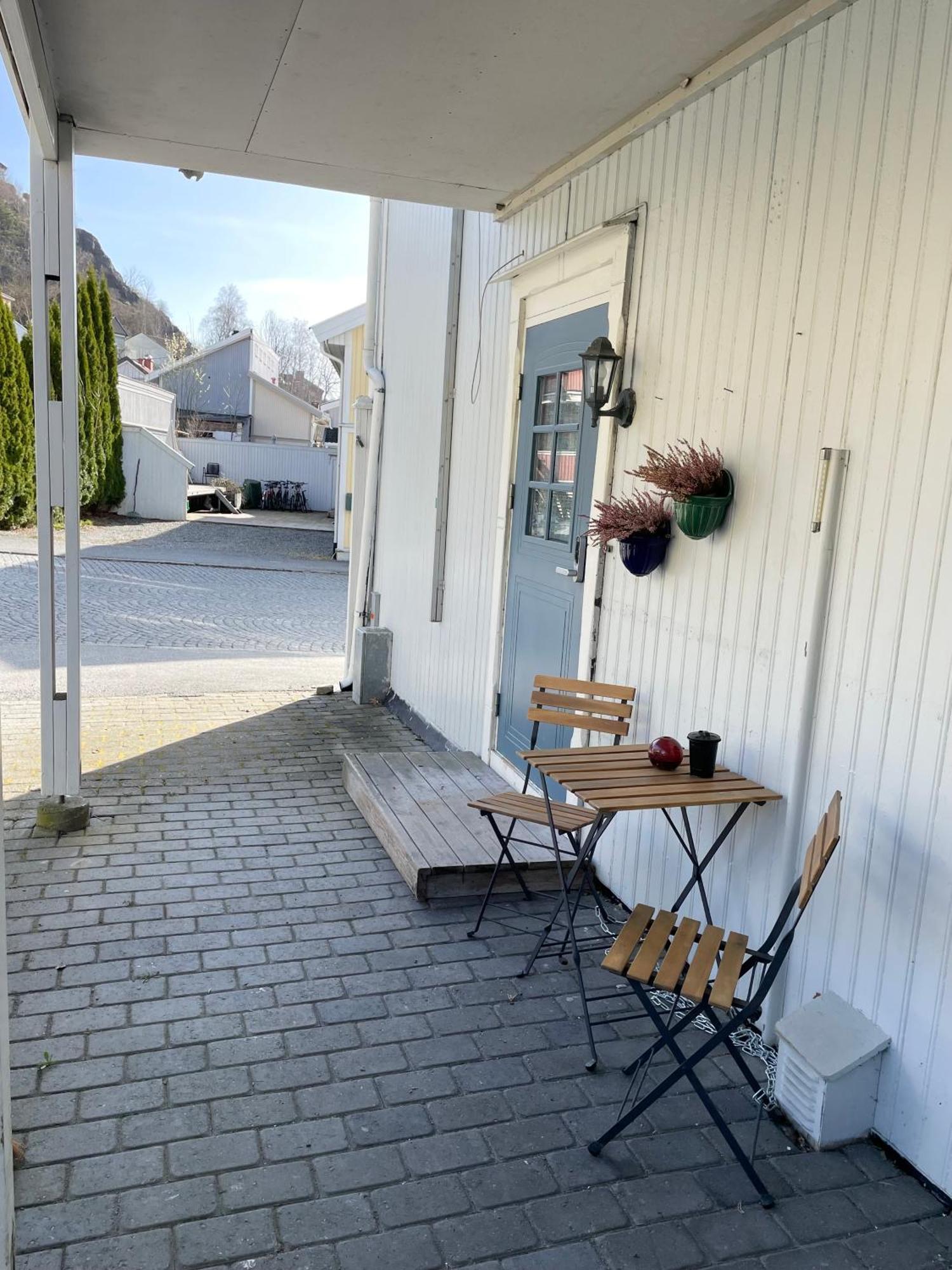 Sentral Og Fargerik Bygardsleilighet Halden Exterior foto